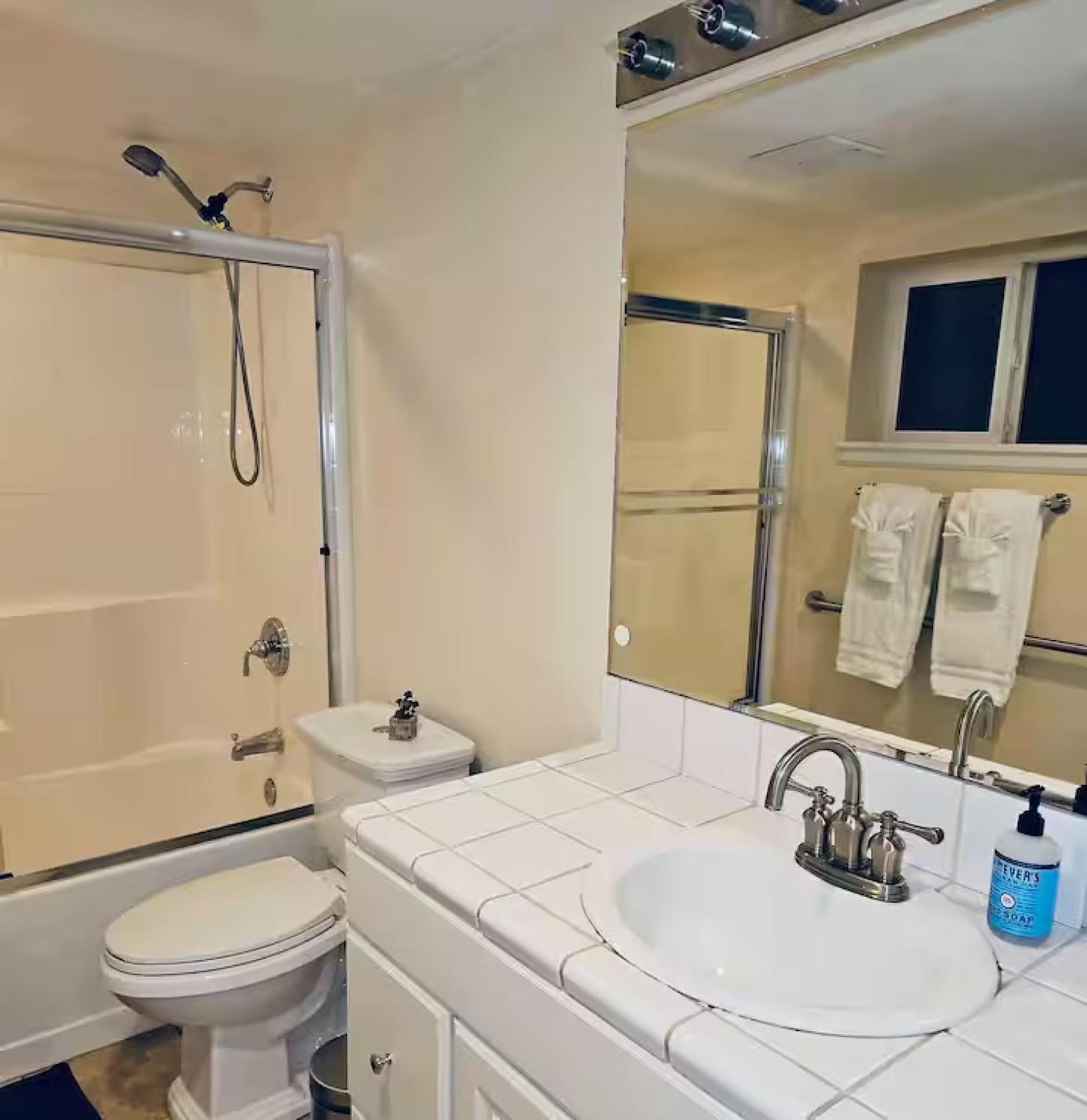 Mercer Island Boutique Stay Экстерьер фото